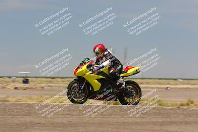 media/Jul-22-2022-TrackDaz (Fri) [[ca4971259a]]/Group B/130pm (Wheelie Bump)/